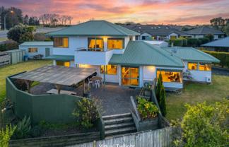 33 Kahurangi Drive, Rangatira Park