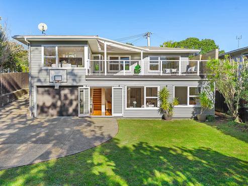 29 Kauri Glen Road, Northcote
