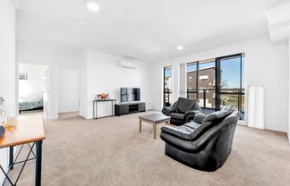 10/130 Stancombe Road, Flat Bush