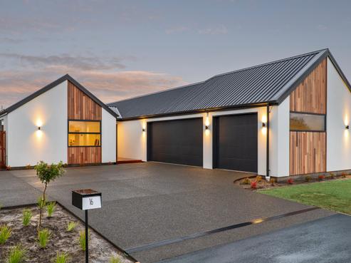 16 Greenslade Drive, Lincoln