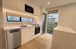 2/2 Parson Lane, Papatoetoe