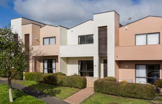 10 Spalding Rise, Golflands