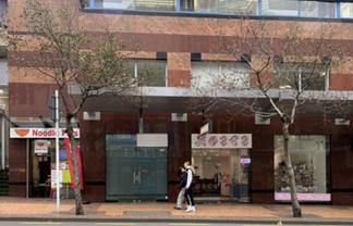 Busy retail spot with excellent exposure