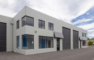 Handy Warehouse/Office Unit in Waltham