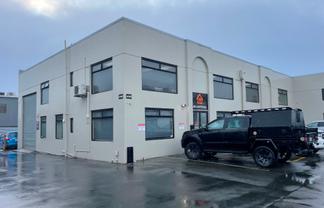Convenient Warehouse /Office Unit