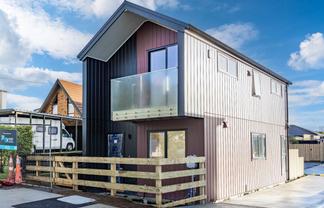 2/360 Main Road, Huapai
