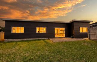 7 Farwood Drive, Henderson