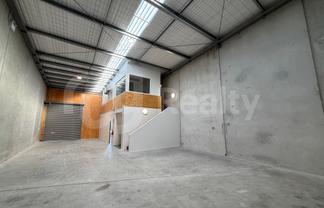 Tilt Slab Industrial Simplicity - 258sqm