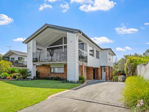 11 Barrier View Road, Leigh