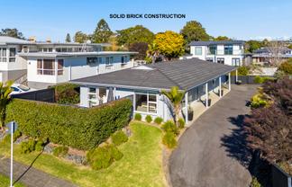 24 The Crest, Sunnyhills