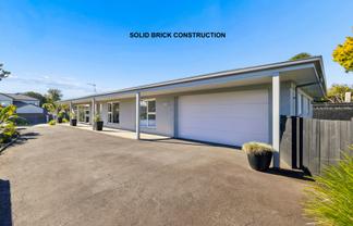 24 The Crest, Sunnyhills