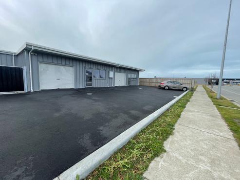 8 Bowmaker Crescent, Ravenswood