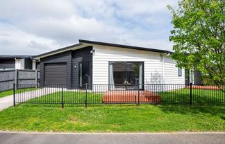 2/31 Maggie Place, Chartwell