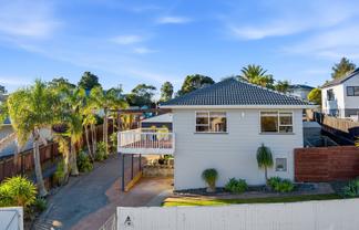 12 Pahi Place, West Harbour