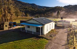 142 Roa Road, Blackball