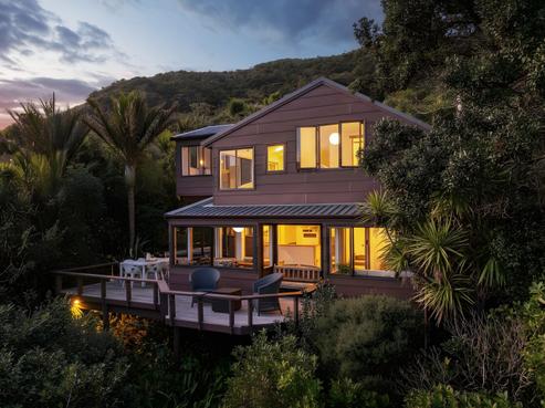 101B Garden Road, Piha