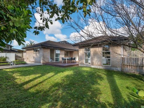 18 Lemon Grove Lane, Greenhithe