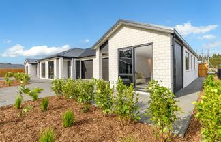 2  Lily Pond Lane, Katikati