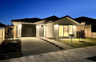 26 Houpuni Road, Milldale