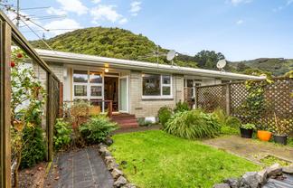 6/238 Muritai Road, Eastbourne