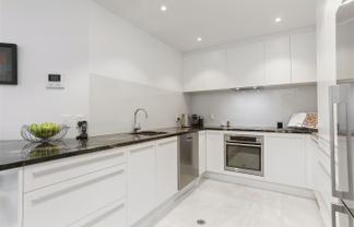3E/175 Hurstmere Road, Takapuna