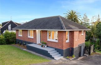 15 Hutchinson Avenue, New Lynn