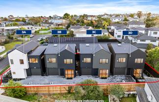 3A & 3B Towra Place, Botany Downs