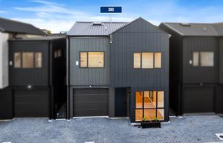 3B Towra Place, Botany Downs