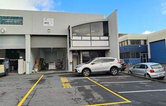QUALITY HIGH-STUD WAREHOUSE
