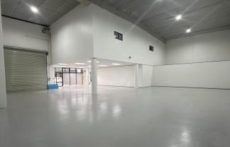 Immaculate Warehouse In Central Location