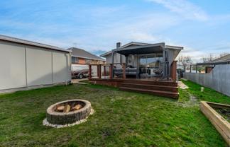 12 Grants Road, Marchwiel