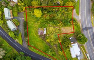  31 Riverside Drive and 4 Punga Grove Avenue, Riverside