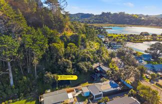 15B Waiwera Road, Waiwera