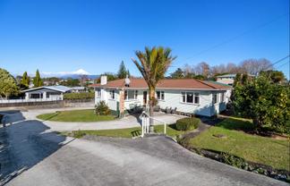 99 Clawton Street, Westown