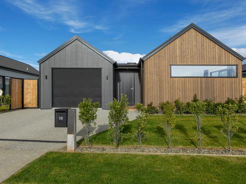 19 Wooing Tree Avenue, Cromwell