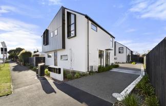 2/134 Barrington Street , Somerfield