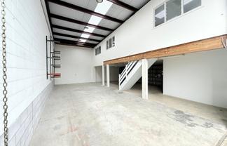 High Stud Warehouse and Office | 176 m2
