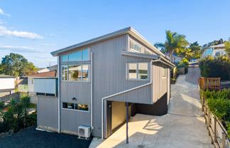 8A Norman Road, Titirangi
