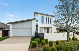 92 Maanihi Drive, Rototuna North