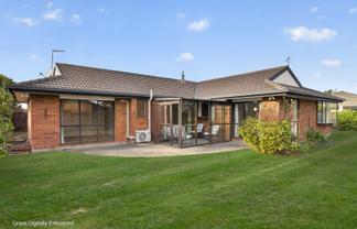 8 Ronald George Place, Parklands