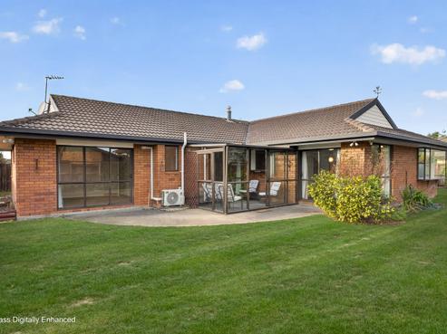 8 Ronald George Place, Parklands