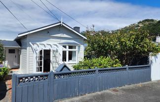 13 Toru Street, Lyall Bay