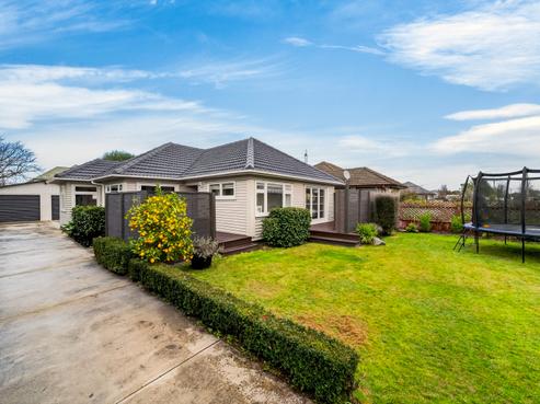 220 Knowles Street, Saint Albans