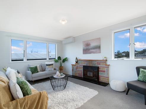 16 Peter Buck Road, New Windsor