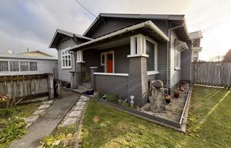 608 Queen Street East, Levin