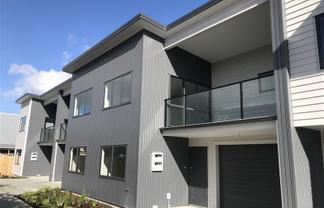 2/8 Coates Street, Hamilton East