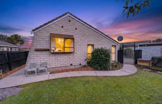 2/44 Chipping Lane, Redwood