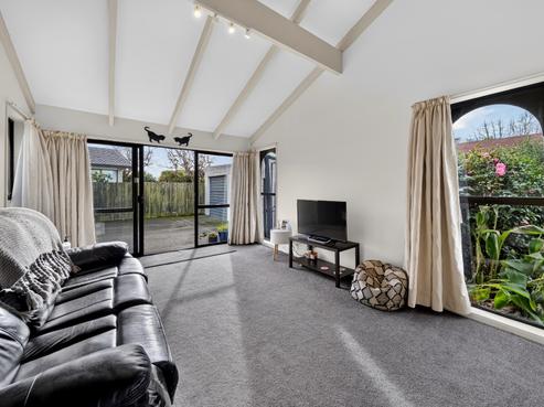2/44 Chipping Lane, Redwood