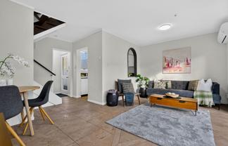 4/3 Glen Road, Browns Bay