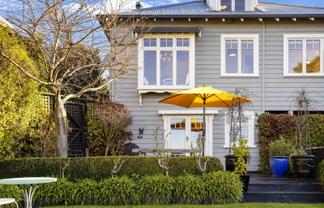 26 City Road, Roslyn